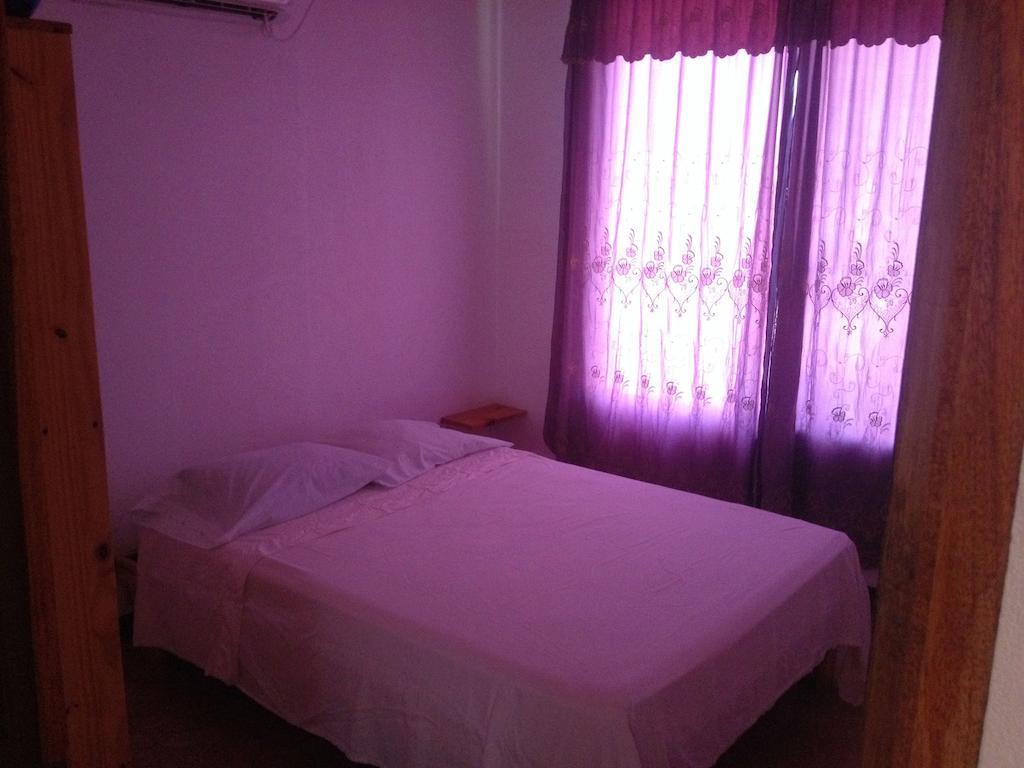 Royal Heights Hotel Jicaral Bilik gambar